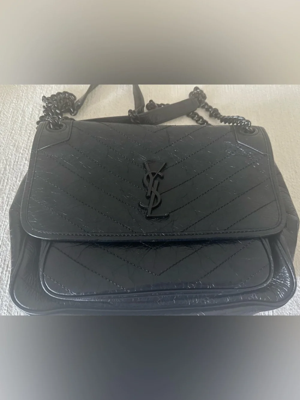Saint Laurent Niki Medium Shoulder Black CrinkleChain-Shoulder Bag with YSL Logo - Picture 2 of 12